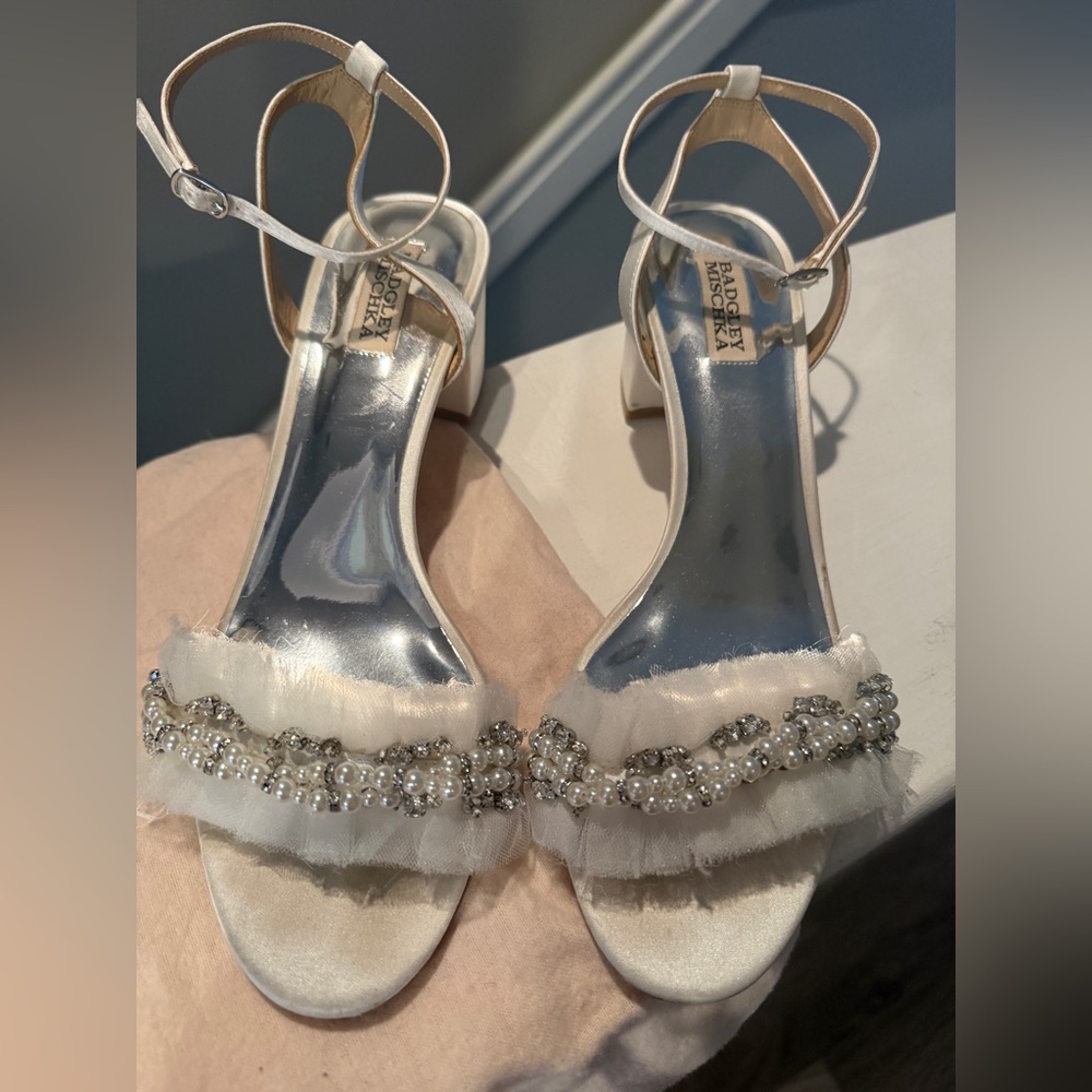 Badgley Mischka Talitha Low Block Heel with chiffon - Size 10